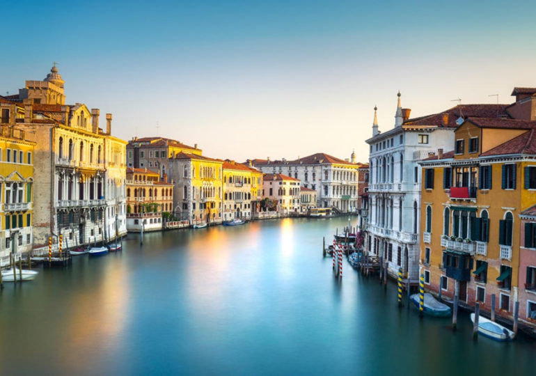 A Venezia spariscono i turisti e tornano i pesci