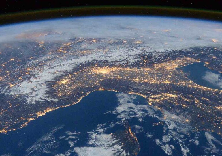 Wwf: 192 Paesi nel mondo hanno spento le luci per l’Earth Hour