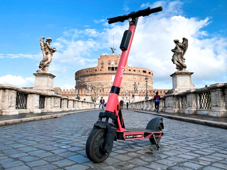 In monopattino con audio guida per scoprire le bellezze della capitale