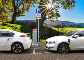 Auto elettriche, una filiera italiana per dare una seconda vita alle batterie al litio