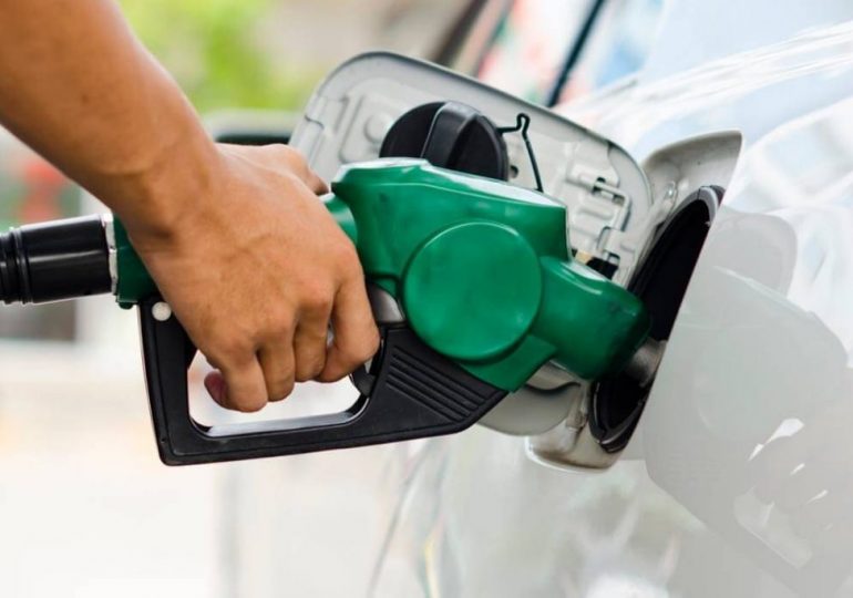 Fermi i prezzi dei carburanti, poco mossi i gassosi